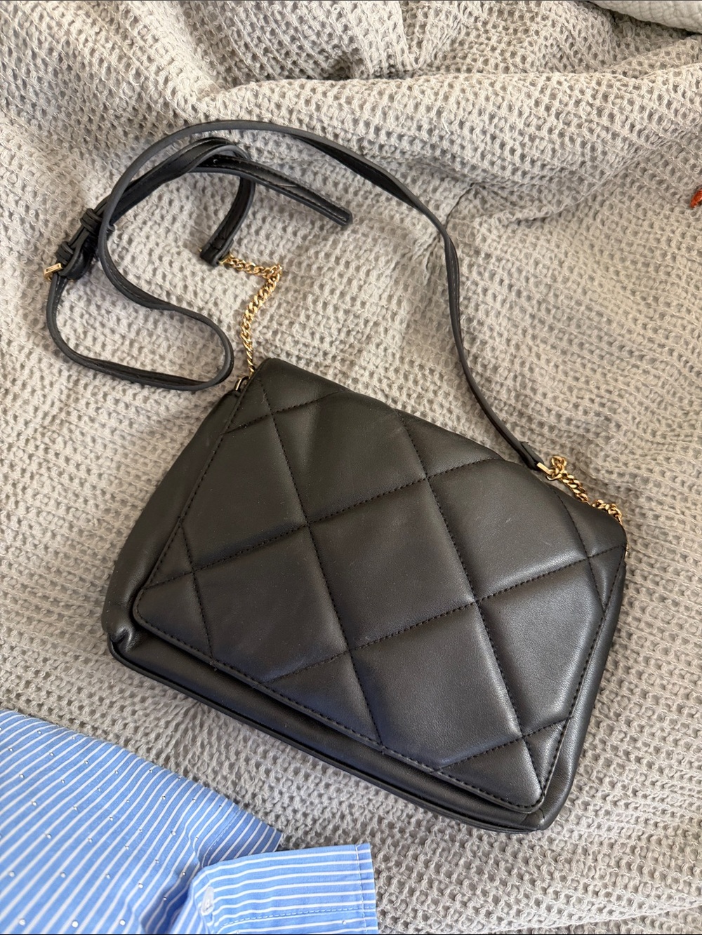 Women's Quilted Black Crossbody Bag with Gold Chain